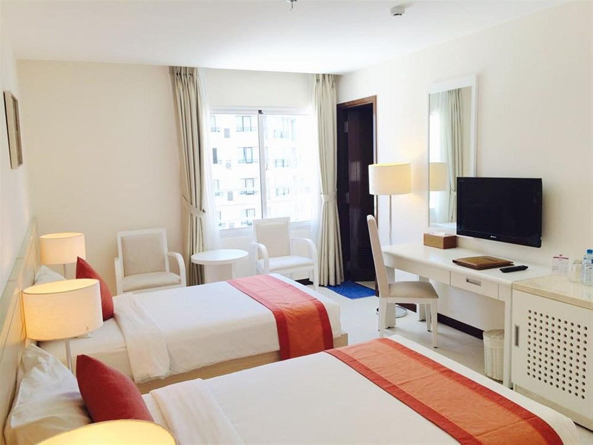 Nhi Phi Hotel Nha Trang Eksteriør billede