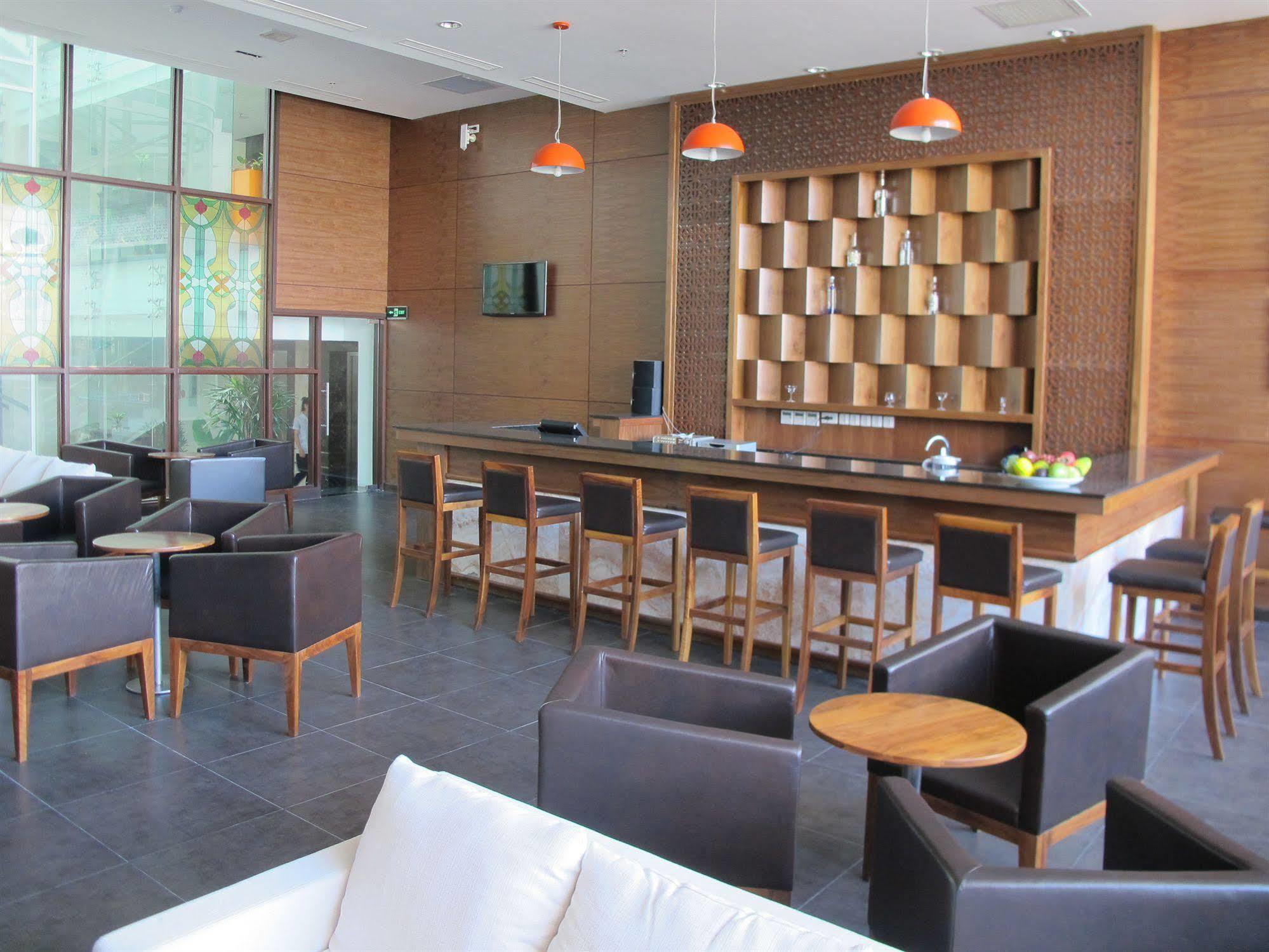 Nhi Phi Hotel Nha Trang Eksteriør billede